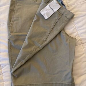 Men's Tan Tommy Bahama flat front short NWT 38